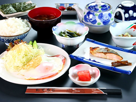 ホテルアルパイン岩原 朝食の一例
