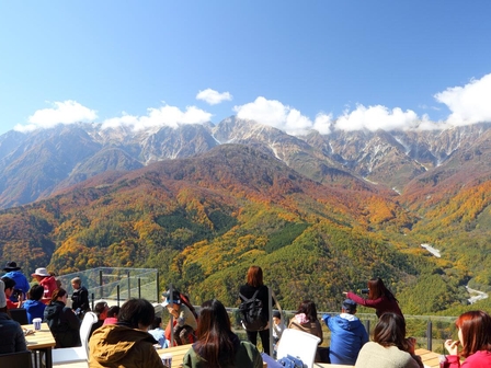 白馬三山の三段紅葉