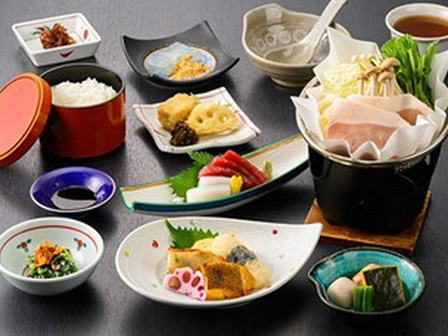 ホテルアジール奈良アネックス　　　　　　　　（秋の大和善の昼食）