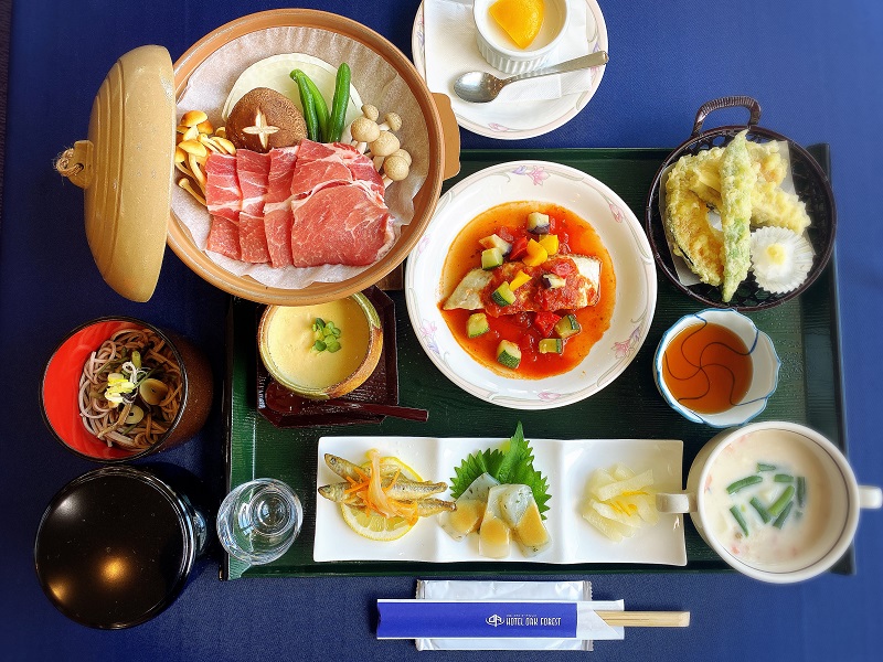 【食事】＜ホテル オークフォレスト＞和洋会席