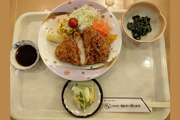 【食事】＜ホテル竜王ヴィレッジ＞洋食セットメニュー