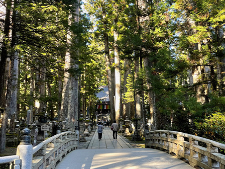 奥の院