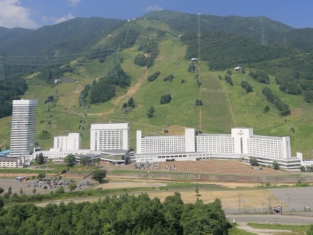 苗場プリンスホテル 全景