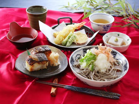 福井名物おろしそば＆焼き鯖寿司のセット
