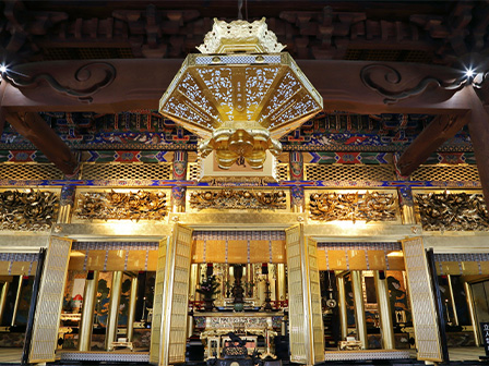 陽願寺 内観 ©越前市観光協会