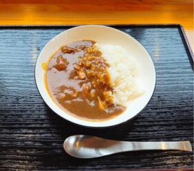 五桂池ふる～つ村いちごカレー