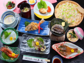 料理旅館平成(アワビの踊り焼&のどぐろの昼食)
