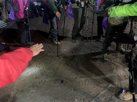 世界文化遺産富士山の山頂で叶えたい7つのこと いざ山頂へ 円陣