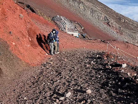富士登山 初心者におすすめの登山靴・トレッキングシューズの特徴と失敗しないポイント4選 下りの厚い砂石
